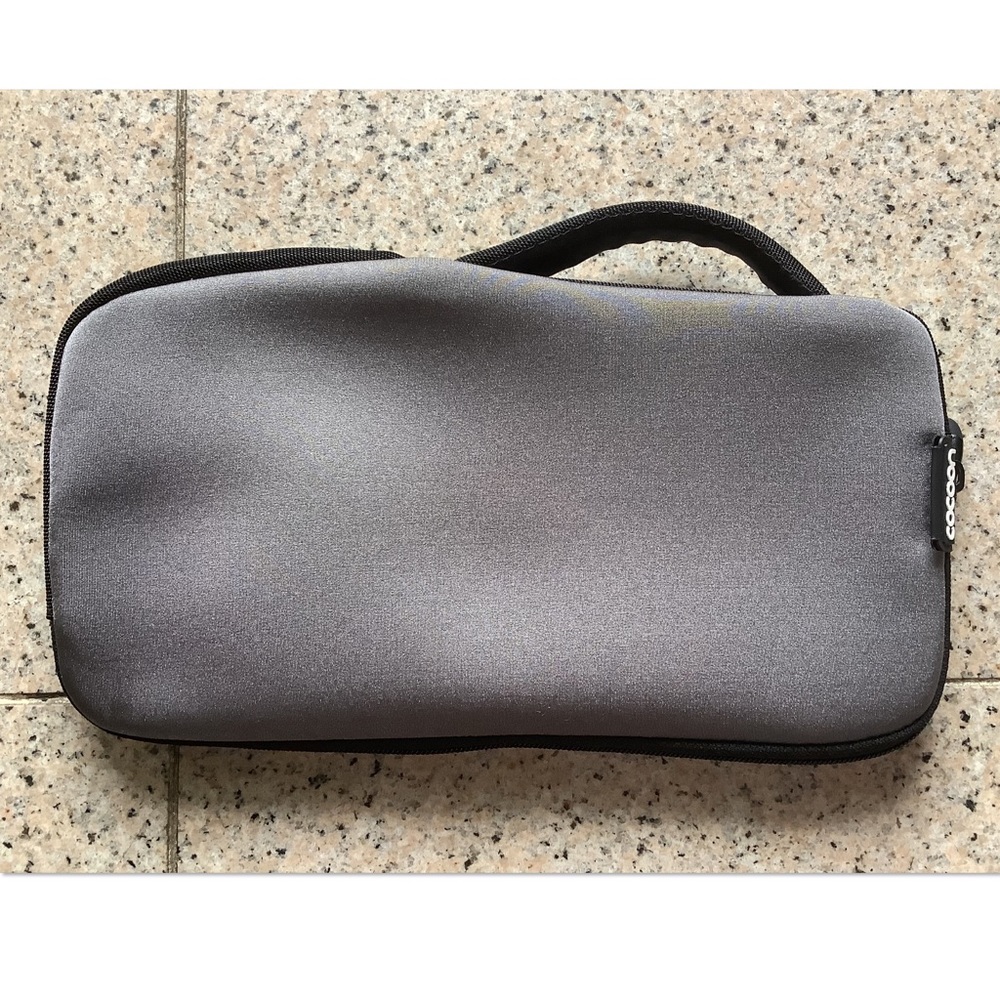 Cocoon mini iPad/accessories case